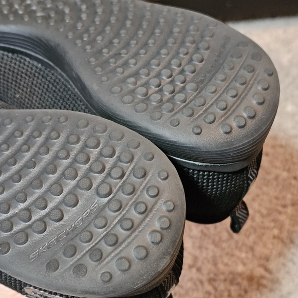 Wide Width Skechers Microburst Black Slip-On Flats (Size 8.5 W) - Picture 8 of 12